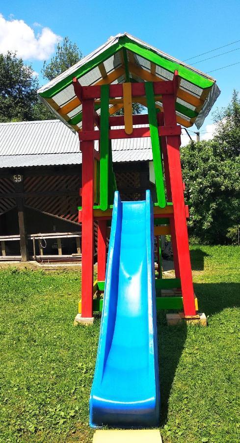 "Різьбярська Садиба" Szlavszke Kültér fotó