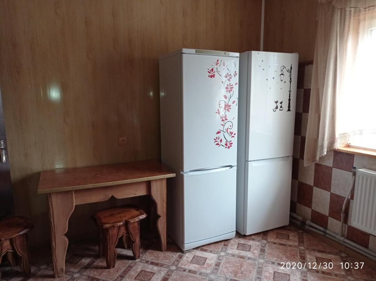 "Різьбярська Садиба" Szlavszke Kültér fotó