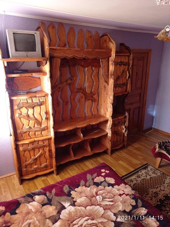 "Різьбярська Садиба" Szlavszke Kültér fotó