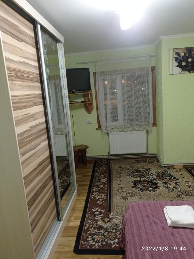 "Різьбярська Садиба" Szlavszke Kültér fotó