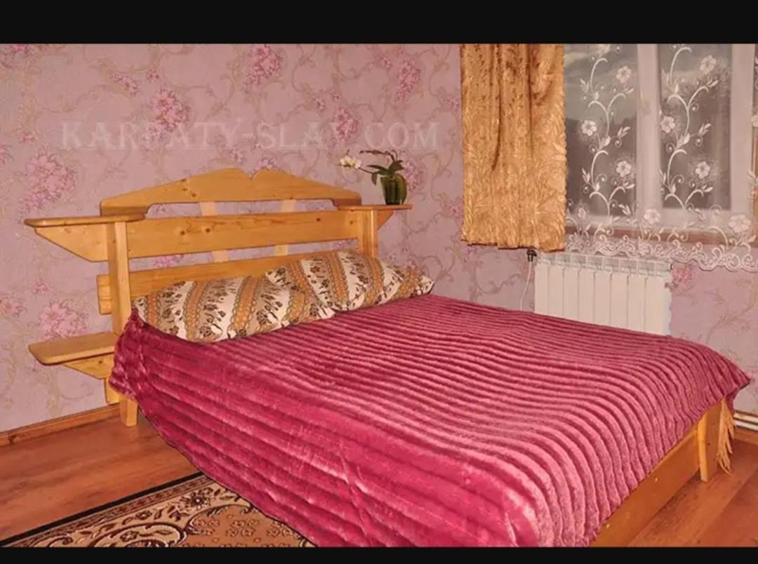 "Різьбярська Садиба" Szlavszke Kültér fotó