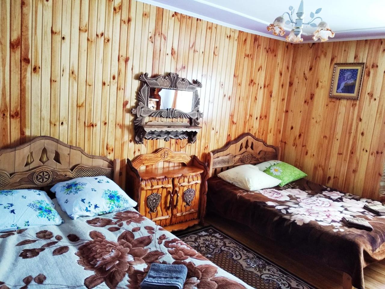 "Різьбярська Садиба" Szlavszke Kültér fotó