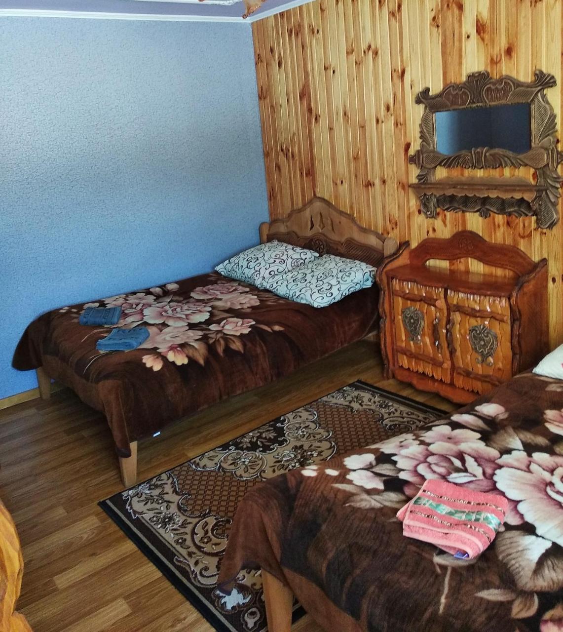 "Різьбярська Садиба" Szlavszke Kültér fotó