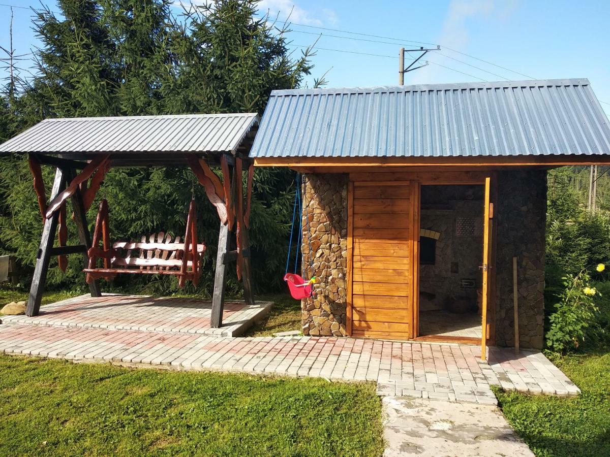 "Різьбярська Садиба" Szlavszke Kültér fotó