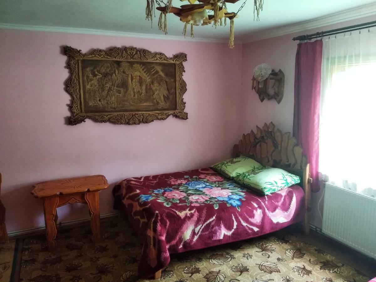 "Різьбярська Садиба" Szlavszke Kültér fotó