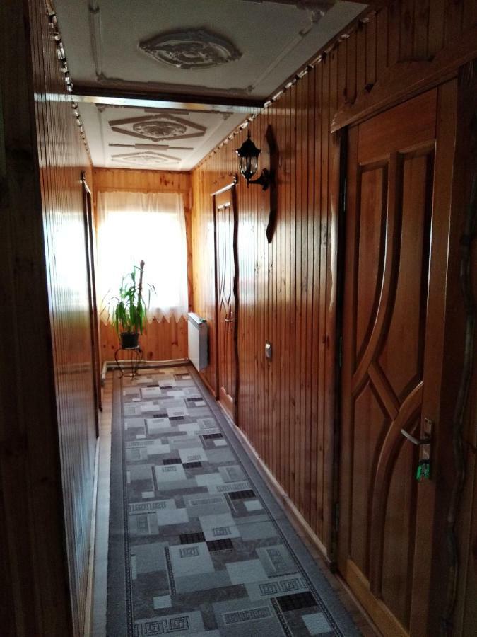 "Різьбярська Садиба" Szlavszke Kültér fotó