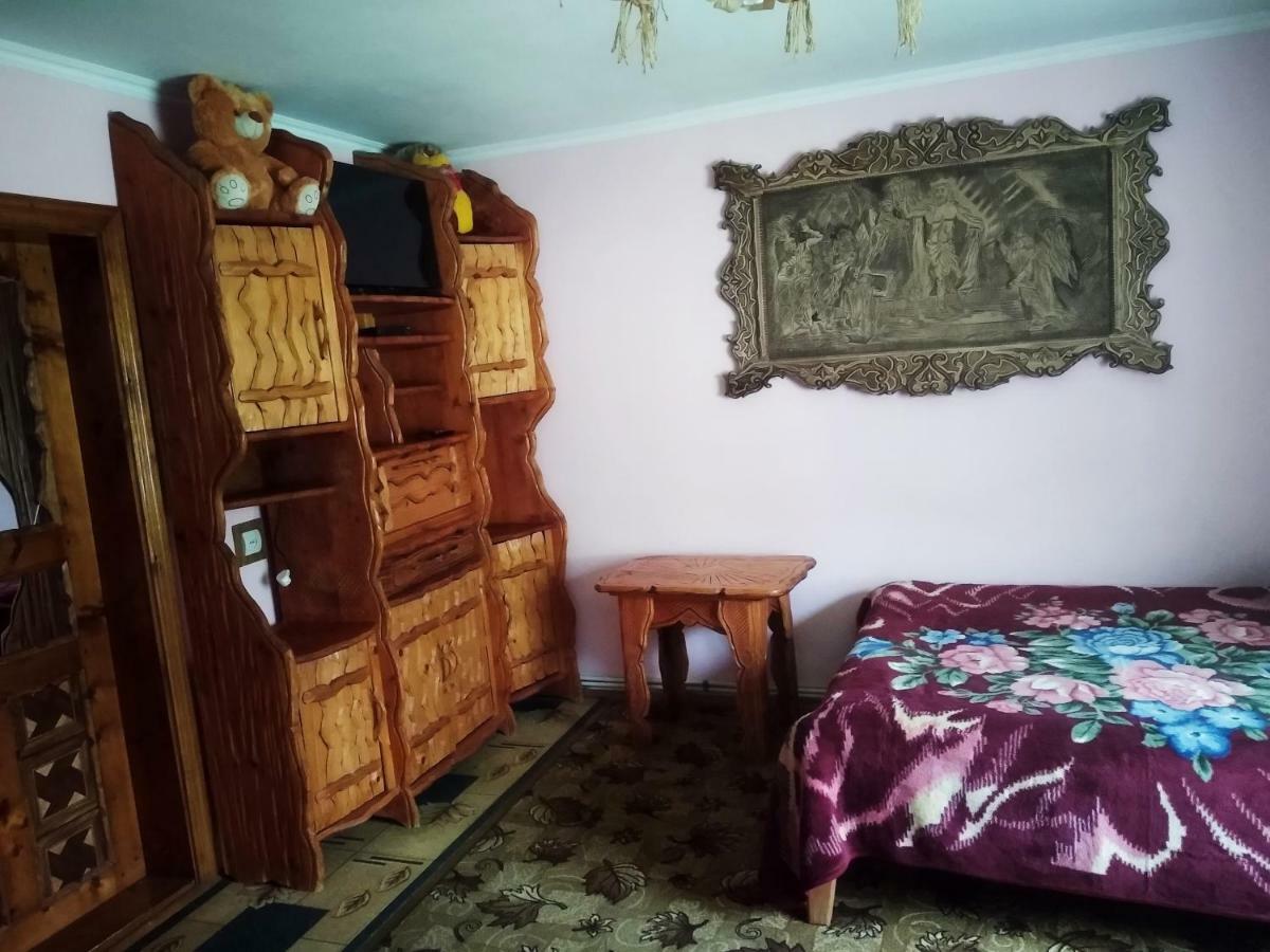 "Різьбярська Садиба" Szlavszke Kültér fotó