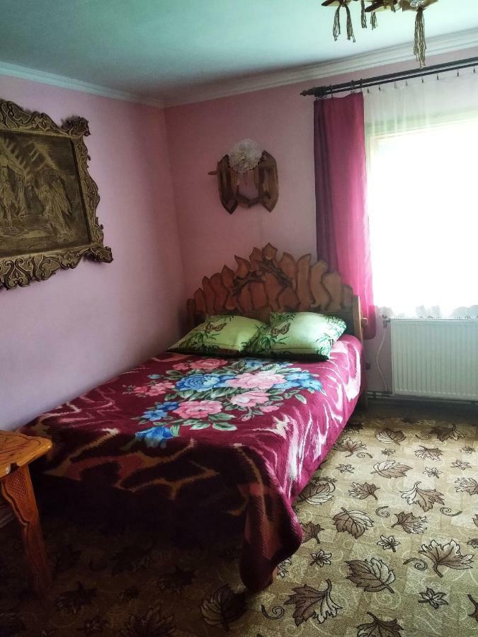 "Різьбярська Садиба" Szlavszke Kültér fotó
