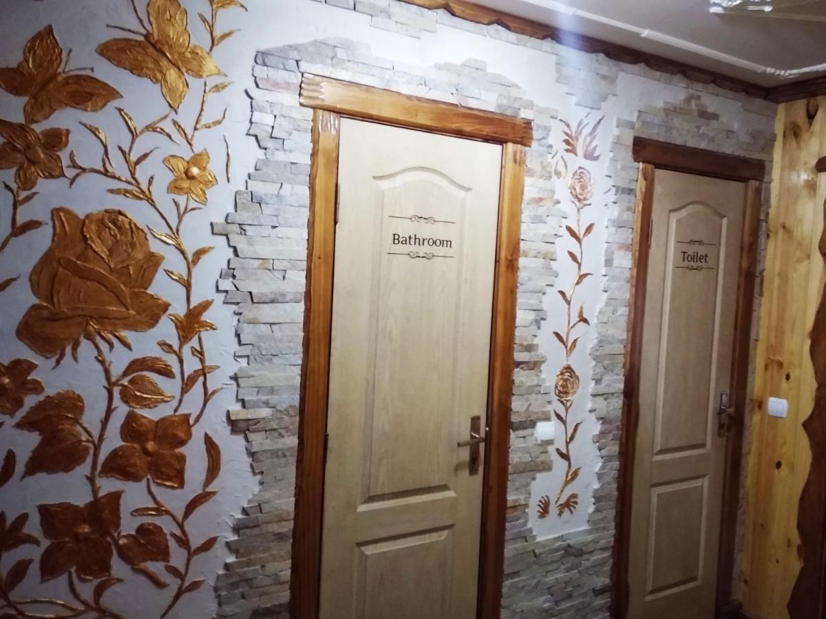 "Різьбярська Садиба" Szlavszke Kültér fotó